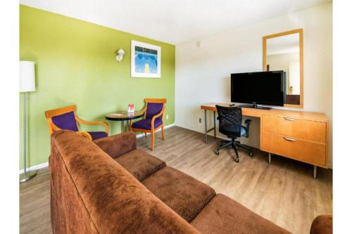 Instalaciones, Travel Inn and Suites in Ridgecrest Instalaciones, Travel Inn and Suites in Ridgecrest