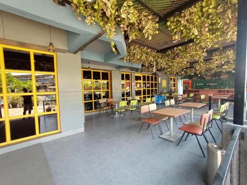 Restaurant, Sky Executive Rooms in Vasai Restaurant, Sky Executive Rooms in Vasai