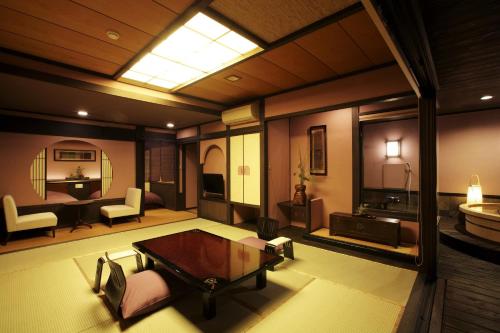 Shin Kaikatei Izumi Hot Spring Ryokan in Toi Gold Mine Shin Kaikatei Izumi Hot Spring Ryokan in Toi Gold Mine