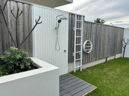 Plumeria Cottage Haven by the Beach 25mins from Sydney CBD in Cronulla Plumeria Cottage Haven by the Beach 25mins from Sydney CBD in Cronulla
