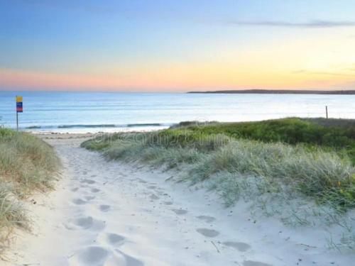 Plumeria Cottage Haven by the Beach 25mins from Sydney CBD in Cronulla Plumeria Cottage Haven by the Beach 25mins from Sydney CBD in Cronulla