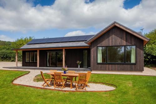 Kert, 2-Bed Eco Friendly Home - Sleeps 4 - Parking in Ashburton Kert, 2-Bed Eco Friendly Home - Sleeps 4 - Parking in Ashburton