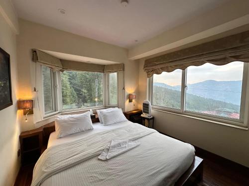 Sarah's Lodge in Bhurban Sarah's Lodge in Bhurban
