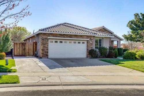 7 Mi to Dtwn Home with Fenced Yard in Roseville! in Highland Reserve 7 Mi to Dtwn Home with Fenced Yard in Roseville! in Highland Reserve
