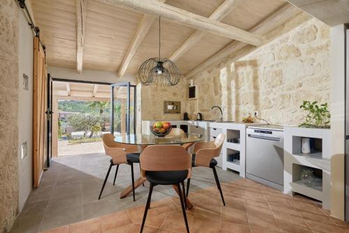 Зручності, The Olive Grove Villas with swimming pool and breakfast in Archanes Зручності, The Olive Grove Villas with swimming pool and breakfast in Archanes