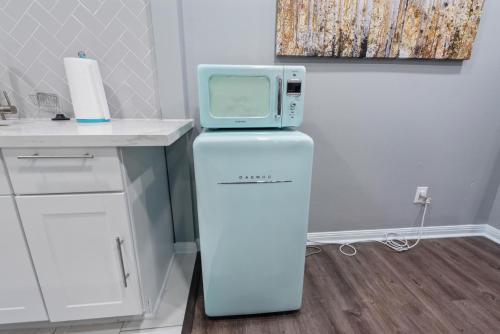Montrose 1BR Apartment with Modern Vibes and Fast WiFi near Rothko-kápolna Montrose 1BR Apartment with Modern Vibes and Fast WiFi near Rothko-kápolna