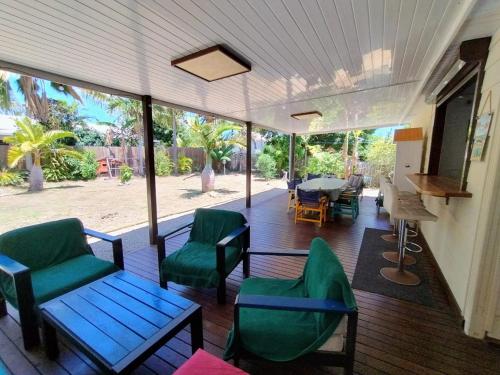 شرفة/ تراس, La Villa de la plage à Poé (La Villa de la plage a Poe) in Bourail شرفة/ تراس, La Villa de la plage à Poé (La Villa de la plage a Poe) in Bourail