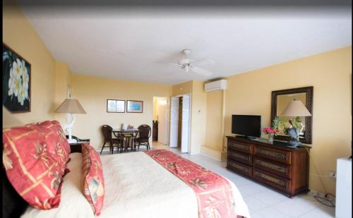 Pristine Resort Beach in Orange Grove Pristine Resort Beach in Orange Grove