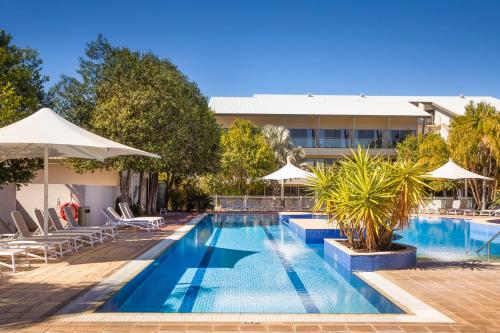 Swimming pool, Crowne Plaza Alice Springs Lasseters By IHG in Alice Springs Swimming pool, Crowne Plaza Alice Springs Lasseters By IHG in Alice Springs