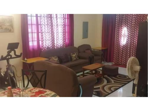 غرفة الضيوف, Charming Piarco Home with Garden View in Piarco غرفة الضيوف, Charming Piarco Home with Garden View in Piarco