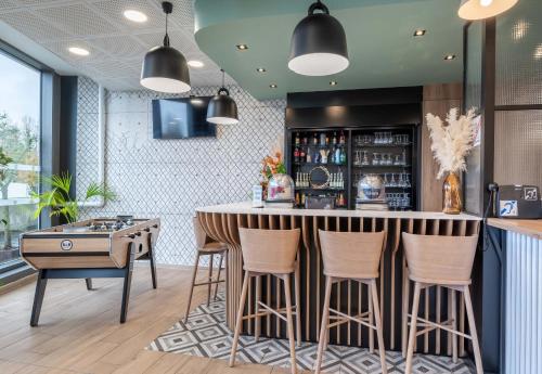 בר/טרקלין, B&B HOTEL Lille Grand Stade in Villeneuve-d'Ascq בר/טרקלין, B&B HOTEL Lille Grand Stade in Villeneuve-d'Ascq