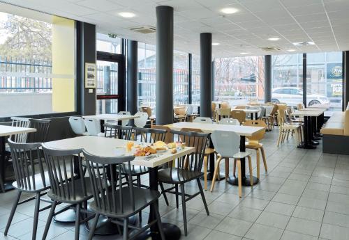 Restaurant, B&B Hotel Paris Est Bobigny Universite in Bobigny Restaurant, B&B Hotel Paris Est Bobigny Universite in Bobigny