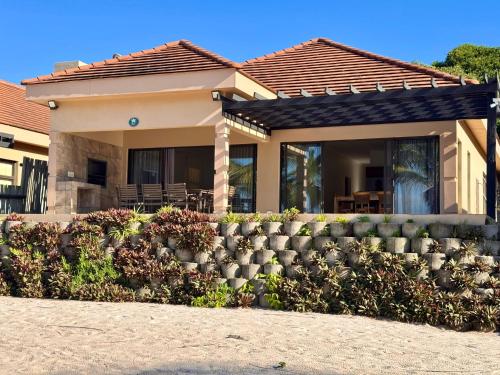 Garden, Luxurious Beachfront house-Villa 44 in Bilene Garden, Luxurious Beachfront house-Villa 44 in Bilene