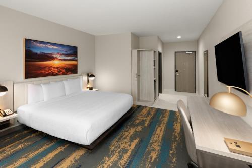La Quinta Inn & Suites by Wyndham DeSoto in Десото La Quinta Inn & Suites by Wyndham DeSoto in Десото