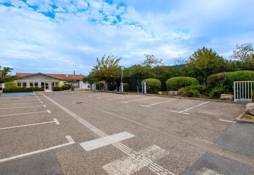 บีแอนด์บี โฮเทล เฟรจูส ปูเกต์-ซูร์-อาร์ฌ็อง (B&B Hotel FREJUS Puget-sur-Argens) in เฟรฌู บีแอนด์บี โฮเทล เฟรจูส ปูเกต์-ซูร์-อาร์ฌ็อง (B&B Hotel FREJUS Puget-sur-Argens) in เฟรฌู