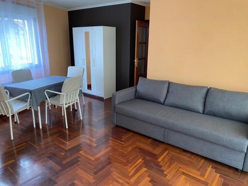 Vigo Ramón Nieto (Vigo Ramon Nieto) near Vigo-Peinador repülőtér Vigo Ramón Nieto (Vigo Ramon Nieto) near Vigo-Peinador repülőtér