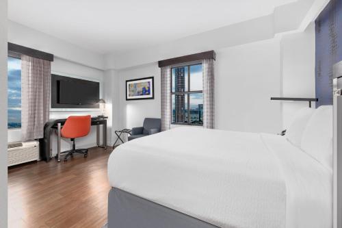 Holiday Inn Express Dallas Downtown By IHG near The Sixth Floor Museum at Dealey Plaza Holiday Inn Express Dallas Downtown By IHG near The Sixth Floor Museum at Dealey Plaza