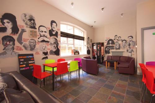 Phòng chờ chung/khu vực TV, Albatross Backpackers In in Newcastle upon Tyne Phòng chờ chung/khu vực TV, Albatross Backpackers In in Newcastle upon Tyne