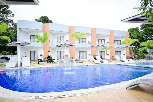 Crown of the Orient Beach Resort in Gloria Crown of the Orient Beach Resort in Gloria