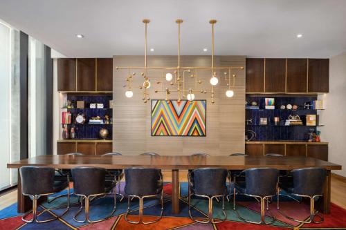 회의실/연회장, 모토 바이 힐튼 뉴욕 시티 첼시 (Motto by Hilton New York City Chelsea) near 세인트 패트릭's 성당 회의실/연회장, 모토 바이 힐튼 뉴욕 시티 첼시 (Motto by Hilton New York City Chelsea) near 세인트 패트릭's 성당