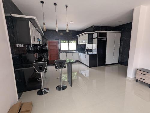 kuchyně, Swiss Luxury Apartments - Dolla Hill in Kitwe kuchyně, Swiss Luxury Apartments - Dolla Hill in Kitwe