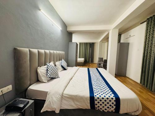 Hotel new # Link Way # Near Zing bus stand in Aleo Hotel new # Link Way # Near Zing bus stand in Aleo