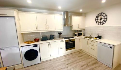 Kitchen, Spacious Millpark Apartment in Donegal Kitchen, Spacious Millpark Apartment in Donegal