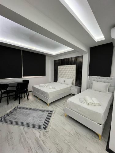 Montenegro Hotel in เอยูป Montenegro Hotel in เอยูป