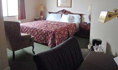 Colonie Inn and Suites in Latham (NY) Colonie Inn and Suites in Latham (NY)