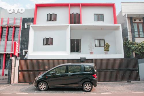 Entrance, OYO 148 Cempaka Place Homestay in Senen Entrance, OYO 148 Cempaka Place Homestay in Senen