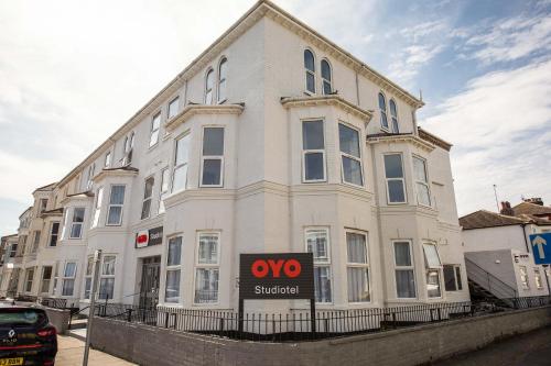 Entrance, OYO Studiotel Great Yarmouth - Modern Hotel Apartments in Great Yarmouth Entrance, OYO Studiotel Great Yarmouth - Modern Hotel Apartments in Great Yarmouth