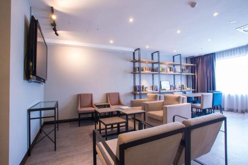 大厅, OYO89576摩卡酒店 (OYO 89576 Mokka Hotel) in 武吉加里尔 大厅, OYO89576摩卡酒店 (OYO 89576 Mokka Hotel) in 武吉加里尔