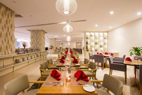 Restaurant, Diamond Bay Hotel in Lộc Thọ Restaurant, Diamond Bay Hotel in Lộc Thọ