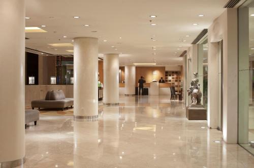 Lobby, Royal Garden Hotel near Kowloon Park Lobby, Royal Garden Hotel near Kowloon Park