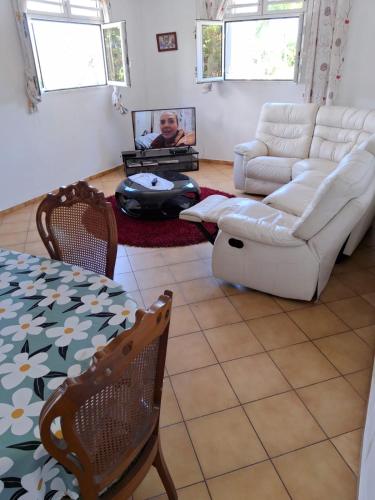 KARENGA house type F4 in Mare Gaillard KARENGA house type F4 in Mare Gaillard