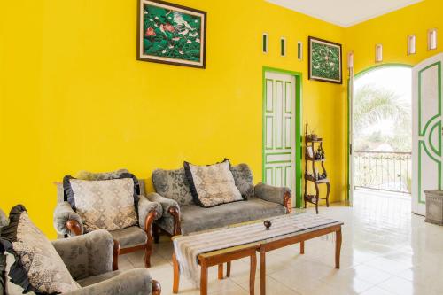 大堂, 斯波特昂2488蒂爾塔梅拉蒂伊斯蘭別墅 (SPOT ON 2488 Villa Tirta Melati Syariah) in 奇亞米斯 大堂, 斯波特昂2488蒂爾塔梅拉蒂伊斯蘭別墅 (SPOT ON 2488 Villa Tirta Melati Syariah) in 奇亞米斯