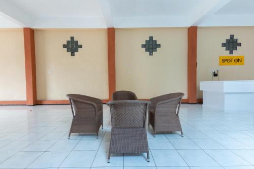 Vestíbul, SPOT ON 2689 Safira Family Residence Syariah in Lawang Vestíbul, SPOT ON 2689 Safira Family Residence Syariah in Lawang
