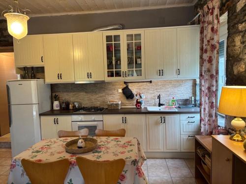 Despina house in Athamanio Despina house in Athamanio