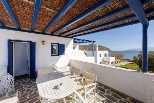 Paros 3 bedrooms Maisonette for 6 persons by MPS in โมลอส Paros 3 bedrooms Maisonette for 6 persons by MPS in โมลอส