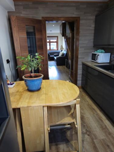 Self-catering extended family home in Duddingston Self-catering extended family home in Duddingston