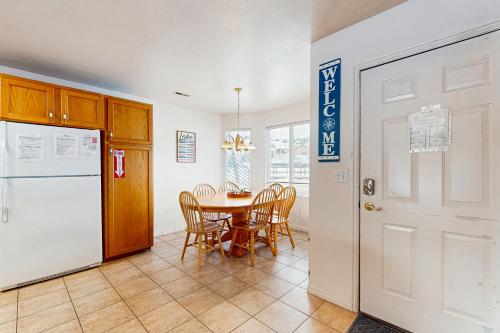 Harbor Village 14-Plex Condo 116 in Garden City (UT) Harbor Village 14-Plex Condo 116 in Garden City (UT)