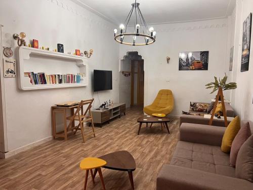 Comfy Beachfront ground floor apartment in le Kram in เลคราม Comfy Beachfront ground floor apartment in le Kram in เลคราม