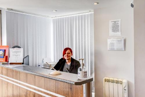 Vestíbulo, The Hotel Rafiya, Redditch in Redditch Vestíbulo, The Hotel Rafiya, Redditch in Redditch