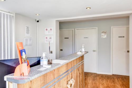 Vestíbulo, The Hotel Rafiya, Redditch in Redditch Vestíbulo, The Hotel Rafiya, Redditch in Redditch