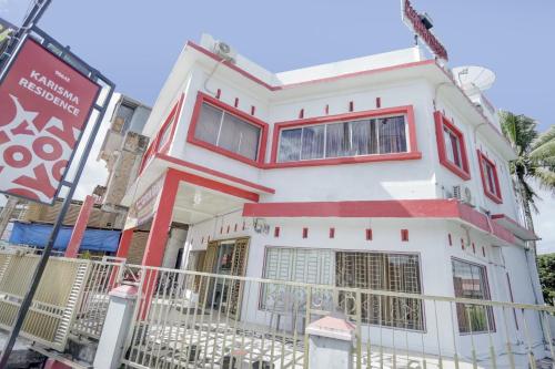 Entrance, Hotel O Karisma Residence in Balige Entrance, Hotel O Karisma Residence in Balige