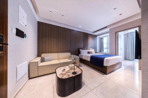 Bed, Zhuoyue Qingju (Shenzhen Convention and Exhibition Center) in Shenzhen Bed, Zhuoyue Qingju (Shenzhen Convention and Exhibition Center) in Shenzhen