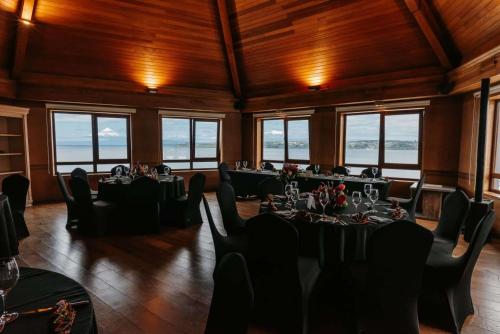 회의실/연회장, 래디슨 호텔 푸에르토 바라스 (Radisson Hotel Puerto Varas) in 푸에르토 바라스 회의실/연회장, 래디슨 호텔 푸에르토 바라스 (Radisson Hotel Puerto Varas) in 푸에르토 바라스