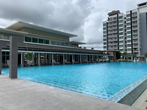 Swimming pool, Cozy Condo in Sandakan, Sri Utama Condominium IJM near Sandakan Sports Complex Swimming pool, Cozy Condo in Sandakan, Sri Utama Condominium IJM near Sandakan Sports Complex