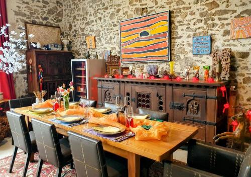 Shared lounge/TV area, Les Philous Gourmands in La Flocelliere Shared lounge/TV area, Les Philous Gourmands in La Flocelliere