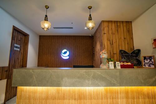 Restaurant, Ramada Encore by Wyndham Lucknow Airport near Chaudhary Charan Singh International Airport Restaurant, Ramada Encore by Wyndham Lucknow Airport near Chaudhary Charan Singh International Airport